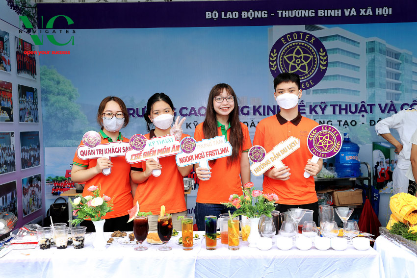 Sinh viên trường Ecotex