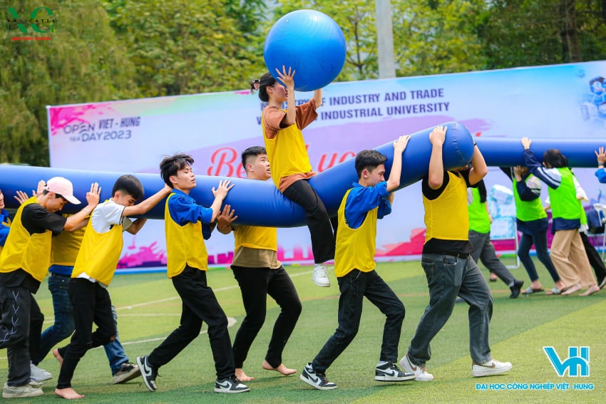 Đời sống sinh viên Đại học công nghiệp Việt Hung