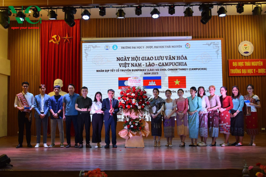 hoạt động giao lưu văn hóa